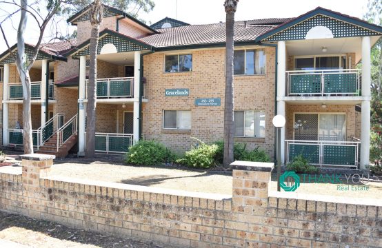 unit 20/253 dunmore st pendle hill nsw 2145. Close to public transport, shops and schools