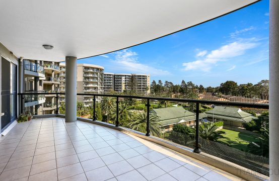 Large balcony resort view with plenty of sun light 601 91b bridge road westmead available for lease
