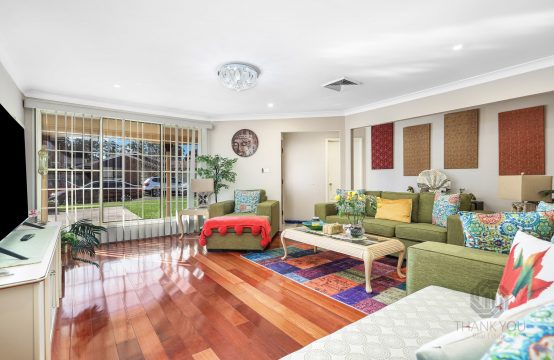 109 and 109a Summerfield Ave Quakers Hill, Lounge room